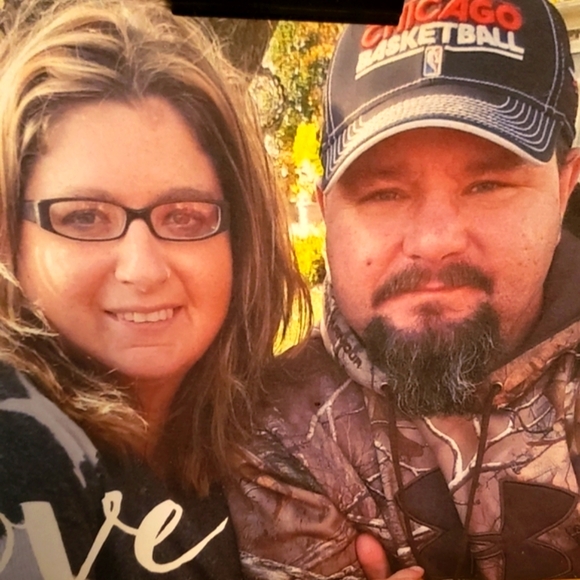 Meet your Posher, Amanda - Picture 2 of 2